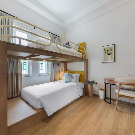 Upstairs At Ton Ton Hotel Bangkok Ngoại thất bức ảnh
