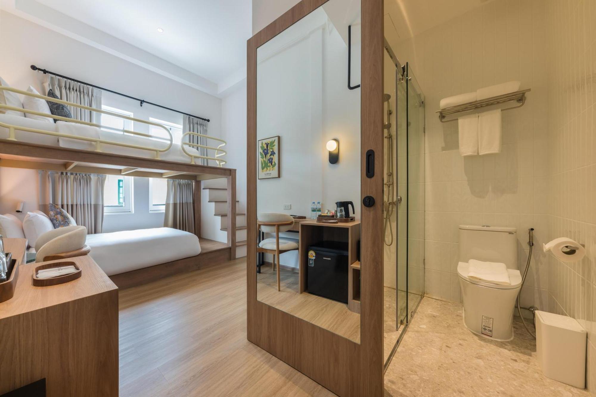 Upstairs At Ton Ton Hotel Bangkok Ngoại thất bức ảnh